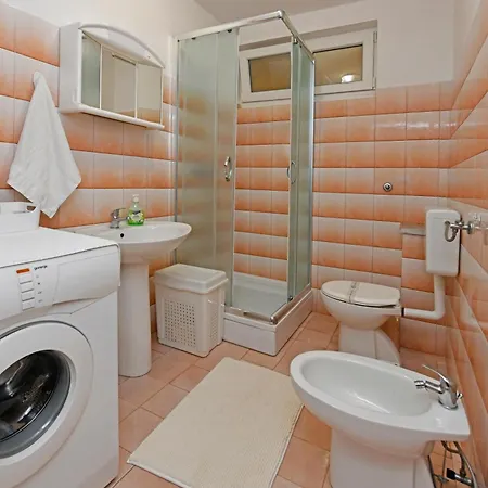 Slavica Vrvari Apartmán *