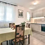 Slavica Vrvari Apartment Poreč