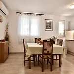 Slavica Vrvari Daire *