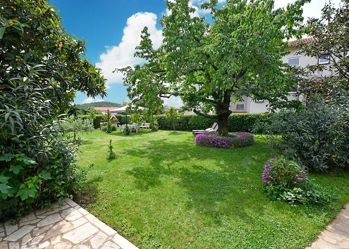 아파트 Slavica Vrvari *